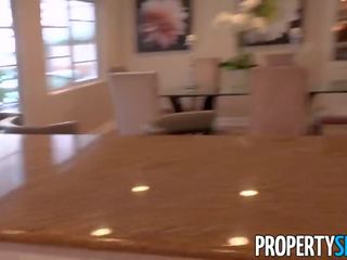 Propertysex - affascinante piccola reale estate agente con stretta corpo scopa cliente