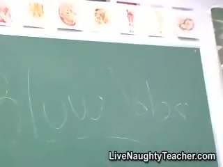Ebenholts läraren masturberar i desirable underkläder