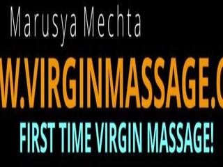 Joven hembra a chica virgen masaje con duro orgasmo