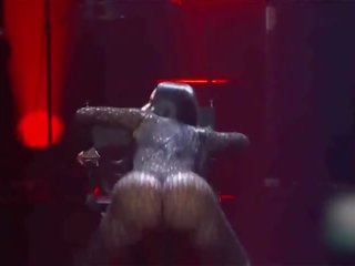 Nicki minaj danze in suo cinturini e bikini così voi lattina masturbazione a suo corpo