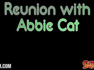 Reunion với abbie con mèo trong một pov đặt ra